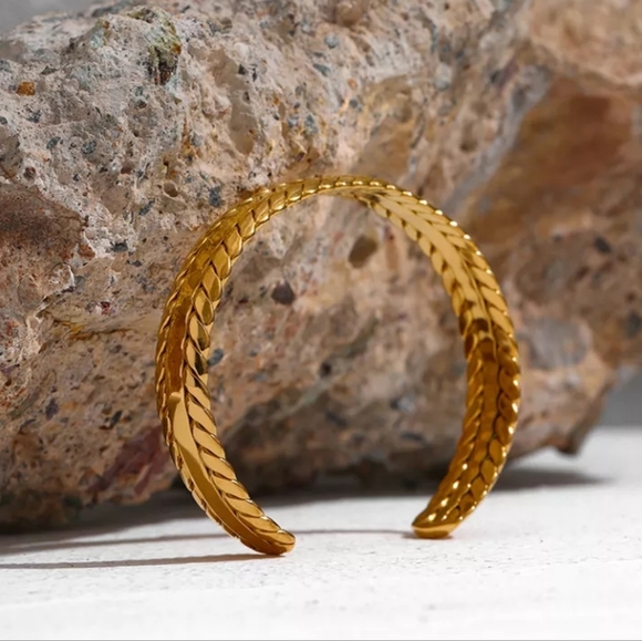 Elegant Woman Bracelet - Picture 5 of 8